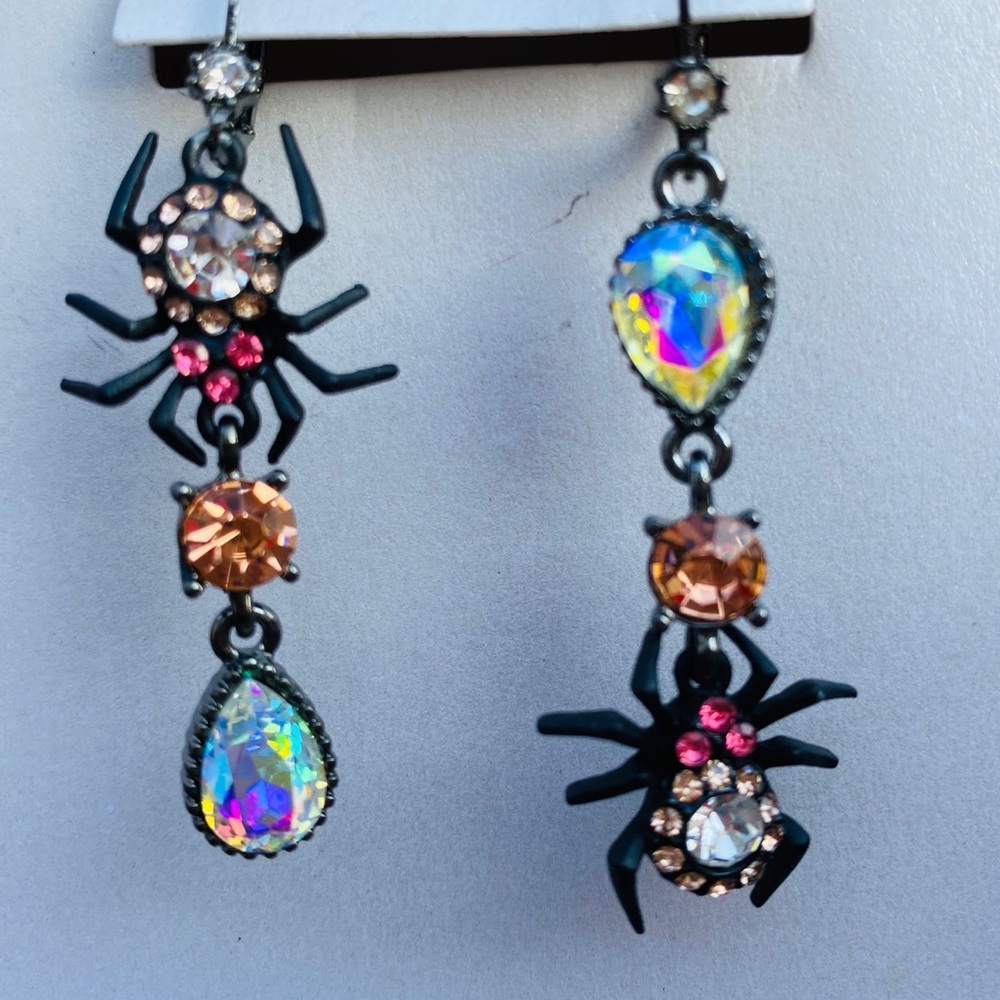 New Betsey-Johnson Spider Mismatch Earrings - Picture 14 of 17